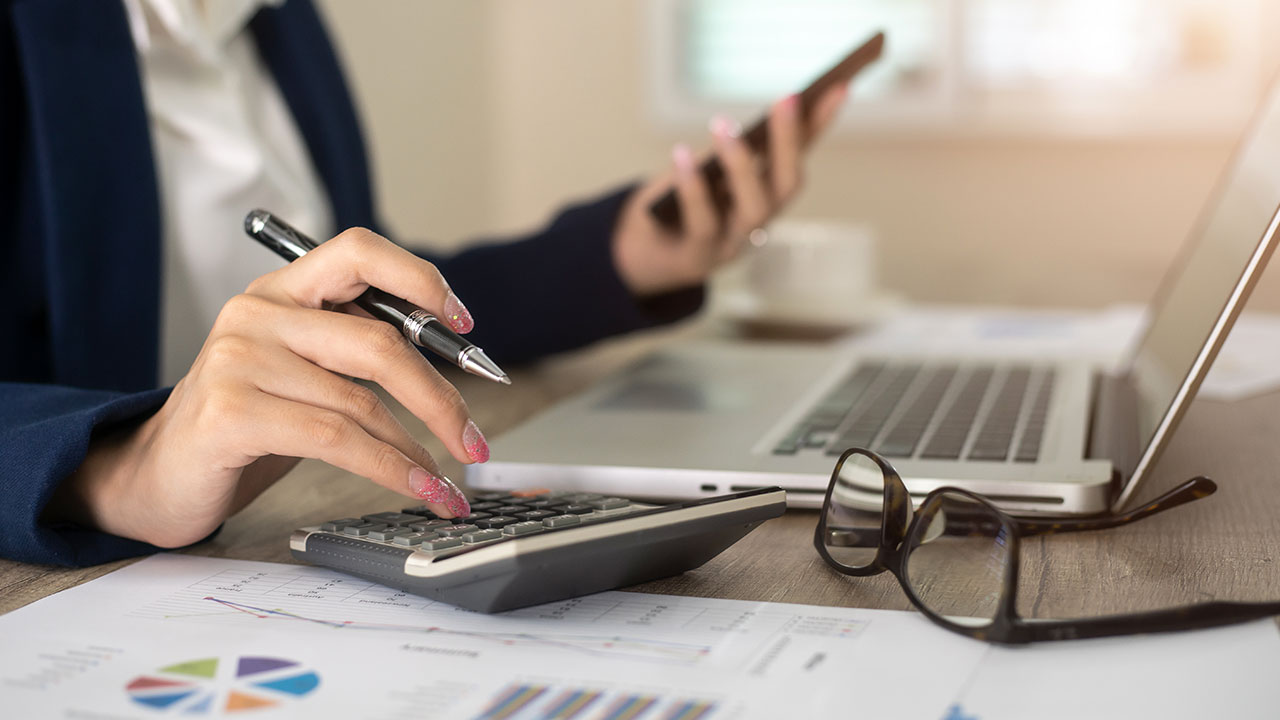 Facturar Conceptos Ajenos a tu Actividad Puede Traerte Problemas Fiscales.